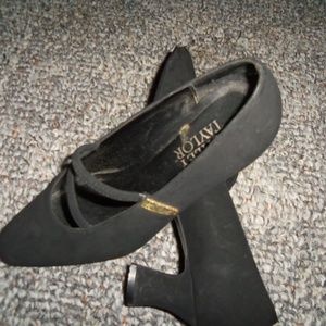 Ashley Taylor Black suede sz 9 shoe squash heel